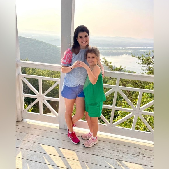 Meet your Posher, Haley - Picture 4 of 5